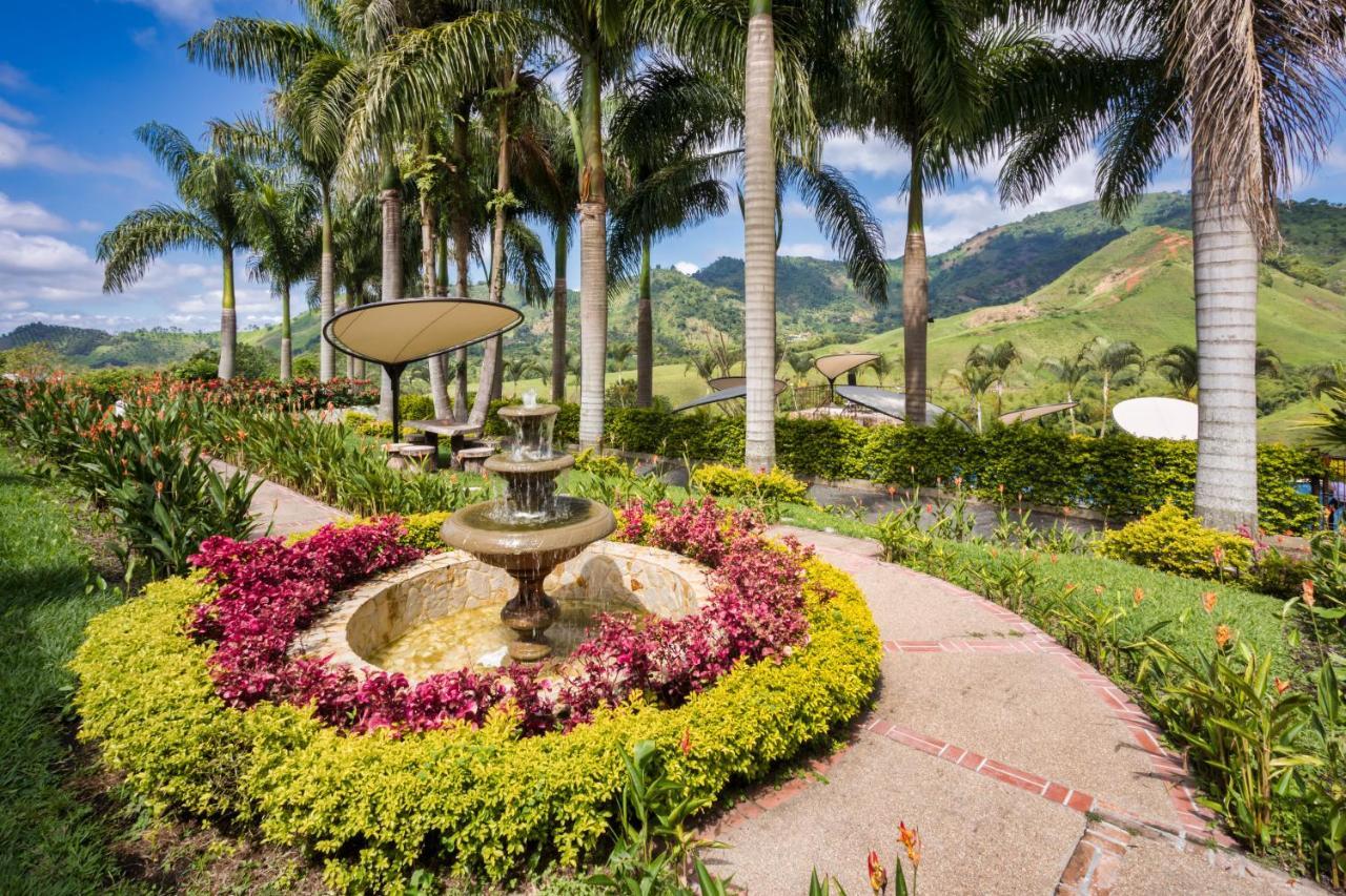 Hotel Casa San Carlos Lodge Pereira Комбия Экстерьер фото